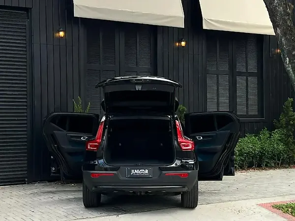 Volvo XC40 Recharge - Imagem 17