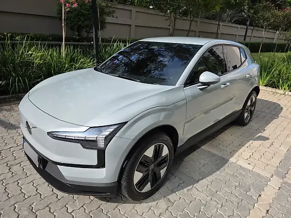 Volvo EX30 - Imagem 1