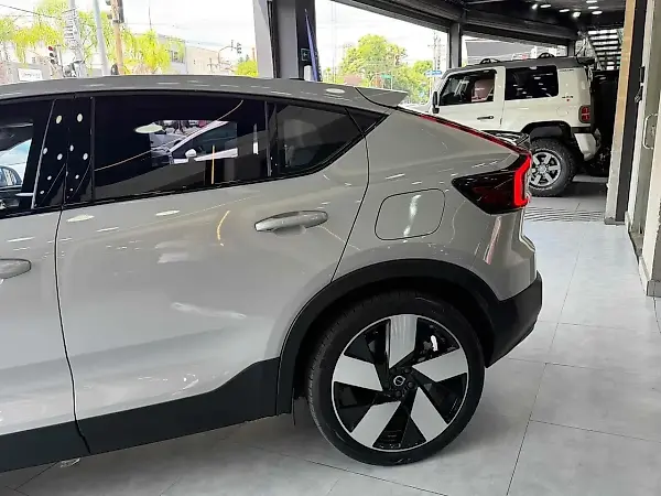 Volvo C40 Recharge - Imagem 9