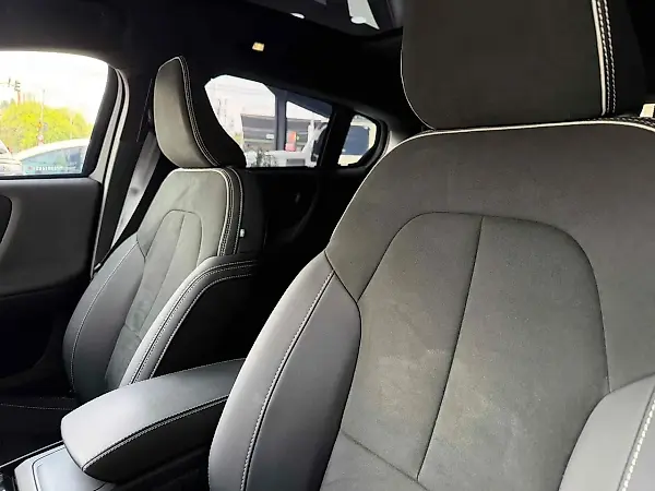 Volvo C40 Recharge - Imagem 12