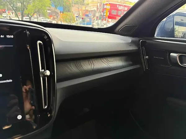 Volvo C40 Recharge - Imagem 17