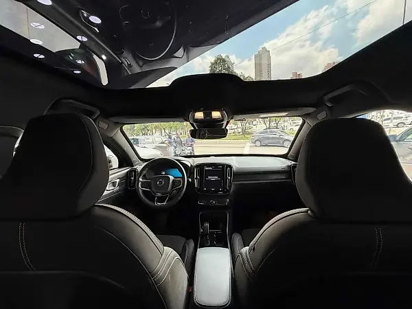 Volvo C40 Recharge - Imagem 15