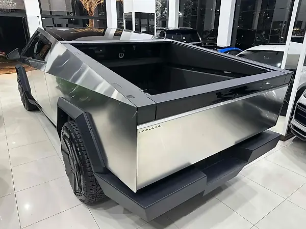 Tesla Cybertruck - Imagem 8