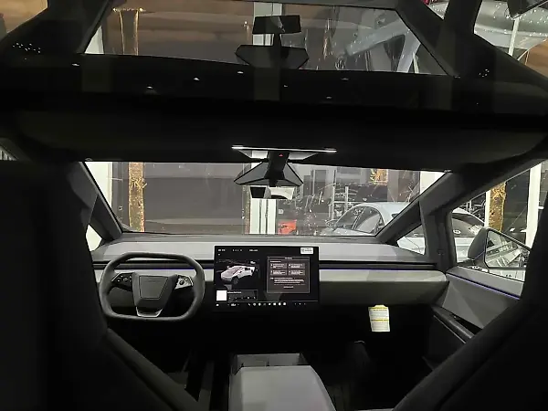 Tesla Cybertruck - Imagem 10