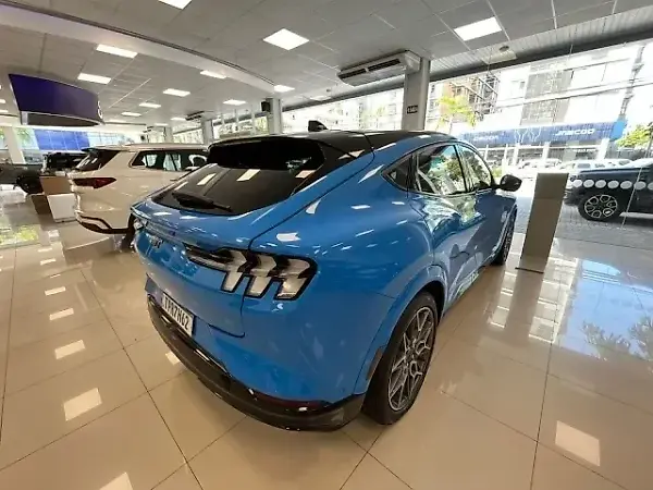 Ford Mustang Mach-e - Imagem 3