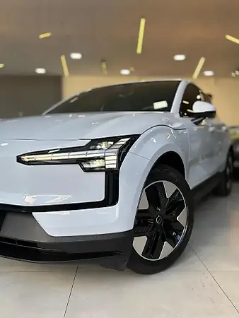 Volvo EX30 - Imagem 3