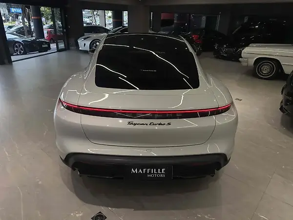 Porsche Taycan - Imagem 3