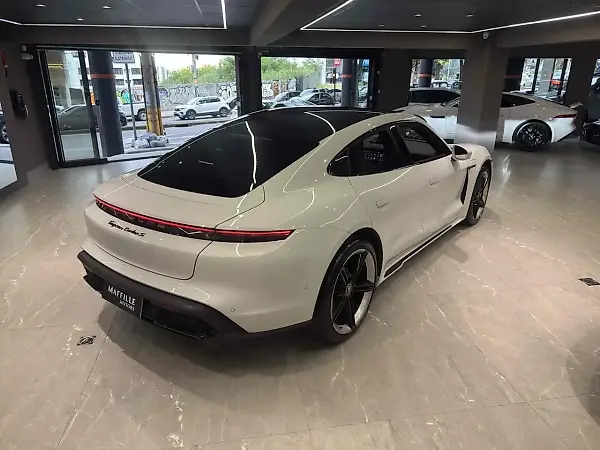 Porsche Taycan - Imagem 4