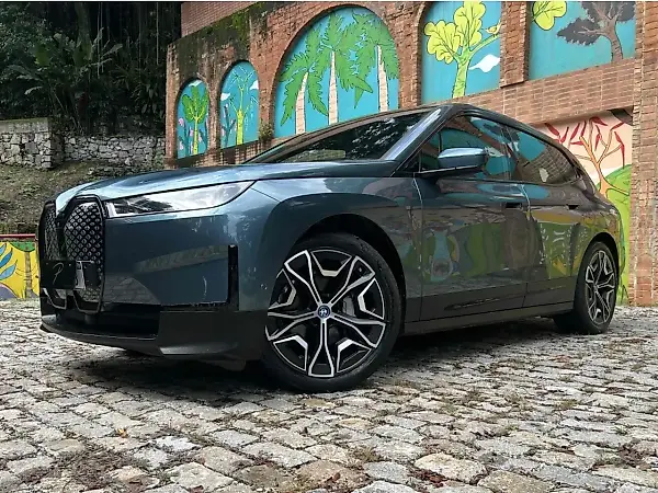 BMW IX2 - Imagem 4
