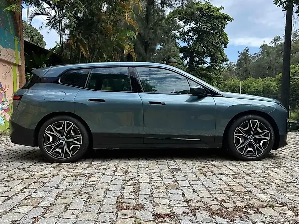 BMW IX2 - Imagem 8