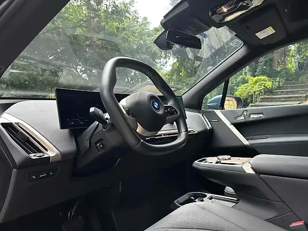 BMW IX2 - Imagem 13