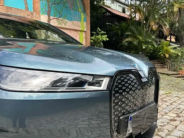 BMW IX2 - Imagem 12