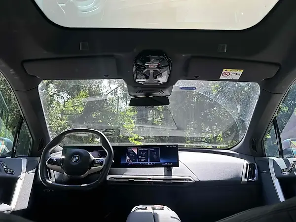 BMW IX2 - Imagem 18