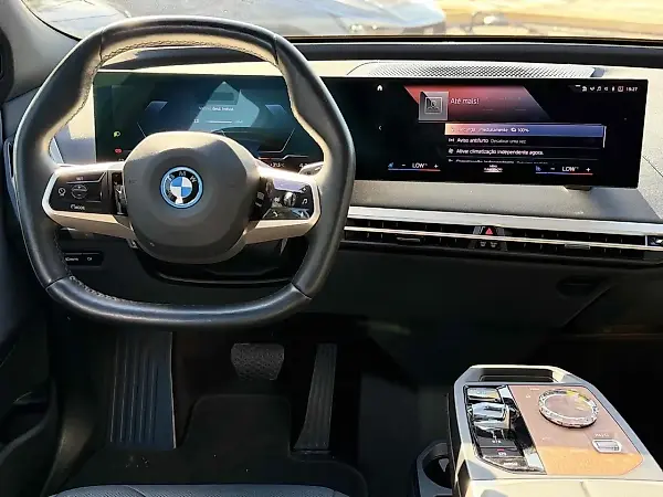 BMW Ix - Imagem 7