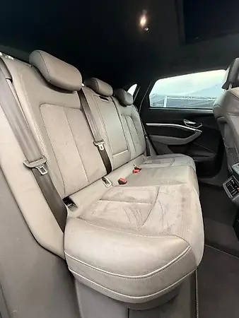 Audi E-tron Sportback - Imagem 13