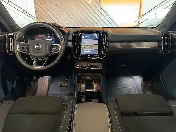 Volvo C40 Recharge - Imagem 12