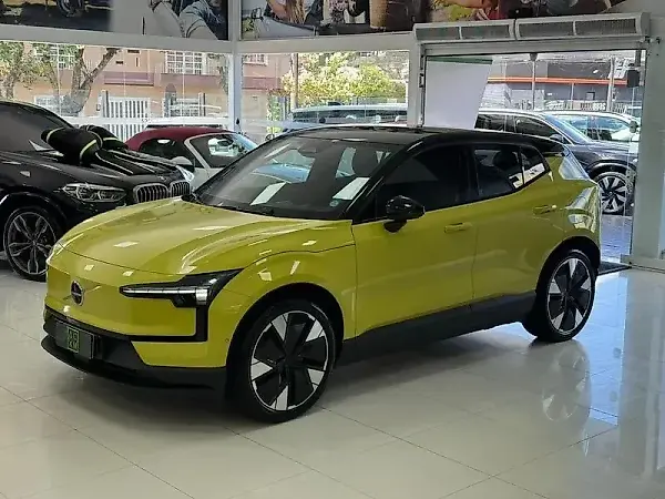 Volvo EX30 - Imagem 2