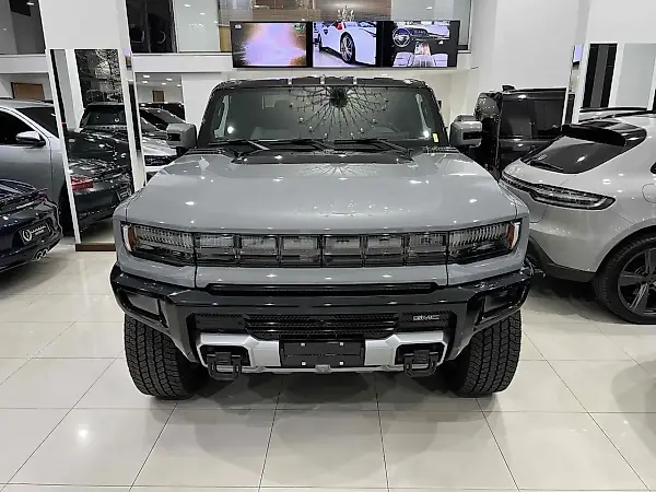 GMC Hummer EV Pickup - Imagem 18