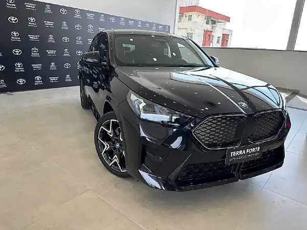 BMW IX2 - Imagem 2