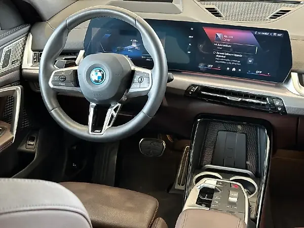 BMW IX2 - Imagem 5