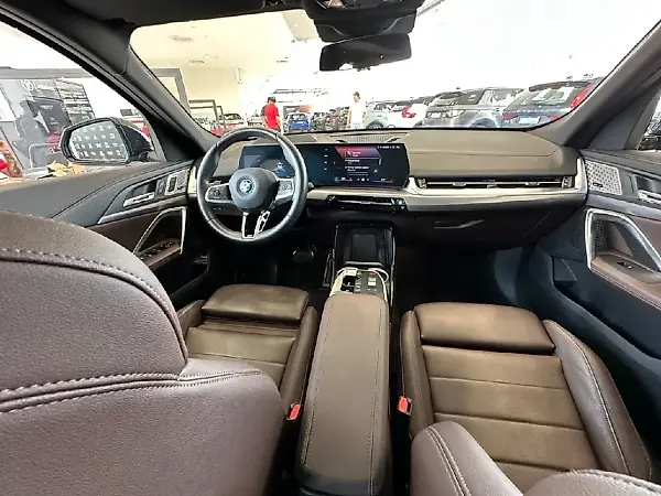 BMW IX2 - Imagem 9
