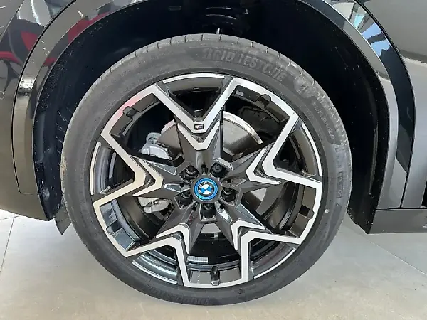 BMW IX2 - Imagem 11