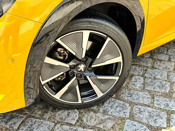 Peugeot E-208 - Imagem 7