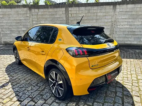 Peugeot E-208 - Imagem 6
