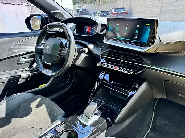 Peugeot E-208 - Imagem 10