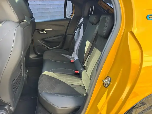 Peugeot E-208 - Imagem 11