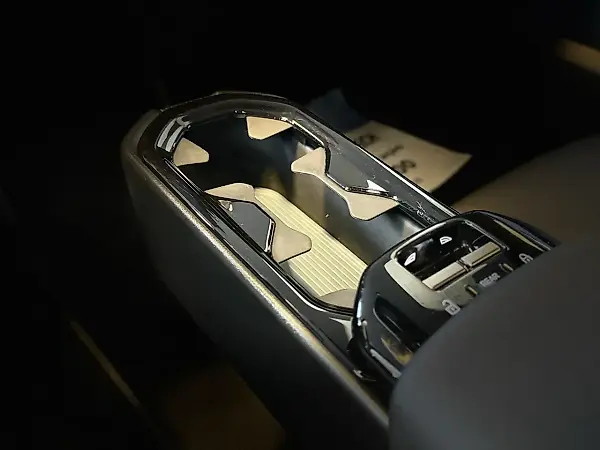 Volvo EX30 - Imagem 13