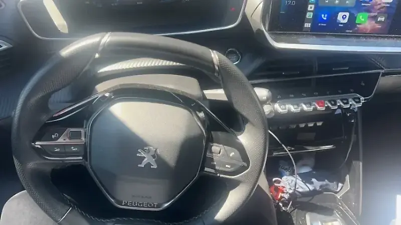 Peugeot E-2008 - Imagem 3