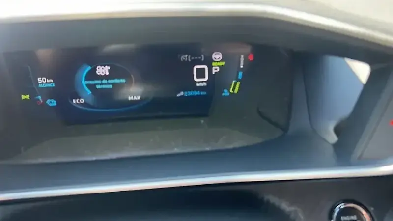Peugeot E-2008 - Imagem 9