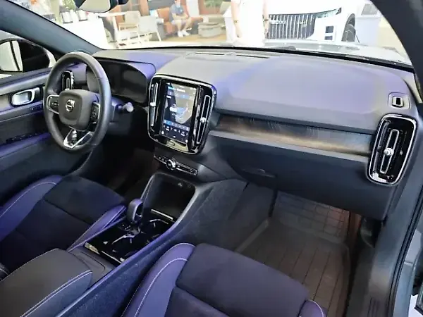 Volvo C40 Recharge - Imagem 11