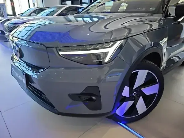 Volvo C40 Recharge - Imagem 19