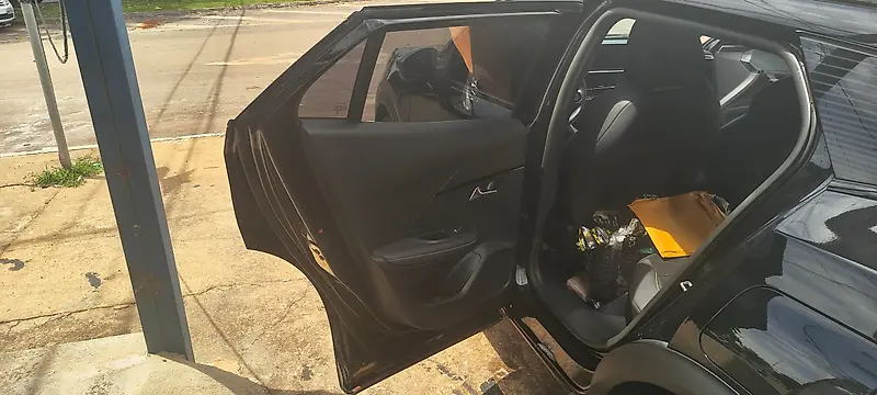 Peugeot E-2008 - Imagem 20