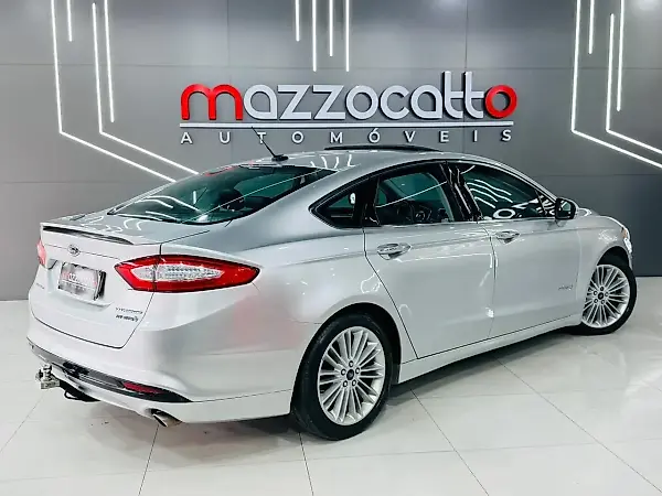 Ford Fusion Plug-in Hybrid - Imagem 5