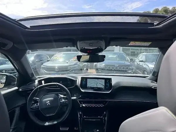 Peugeot E-2008 - Imagem 17