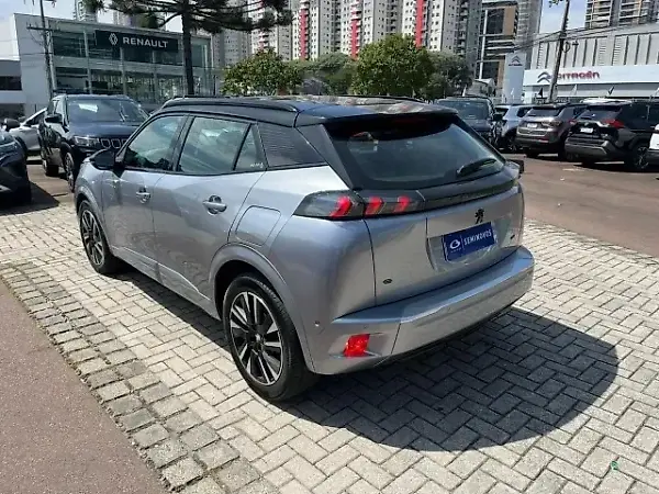 Peugeot E-2008 - Imagem 16