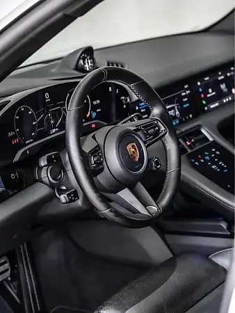 Porsche Taycan - Imagem 8