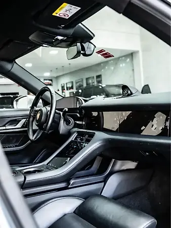 Porsche Taycan - Imagem 11