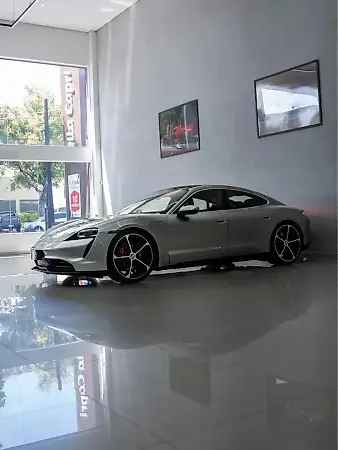 Porsche Taycan - Imagem 12