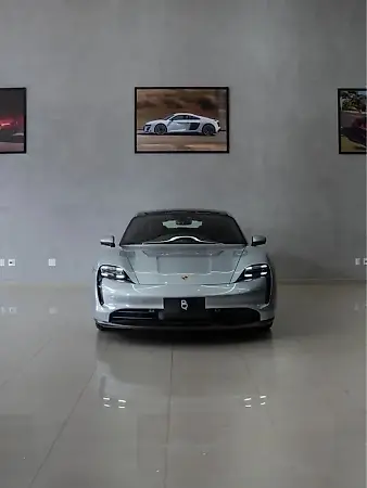 Porsche Taycan - Imagem 14