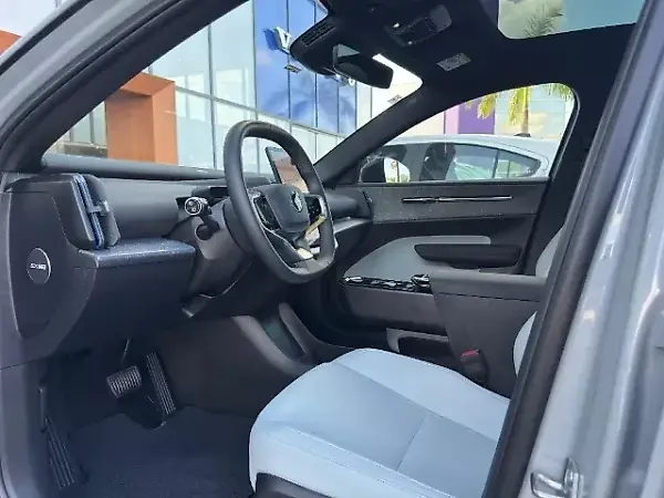 Volvo EX30 - Imagem 8