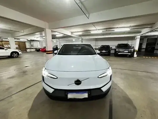 Volvo EX30 - Imagem 3