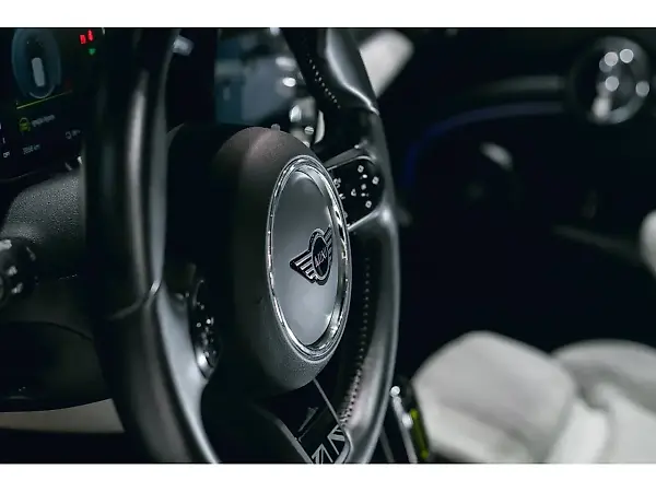 Mini Cooper SE - Imagem 13