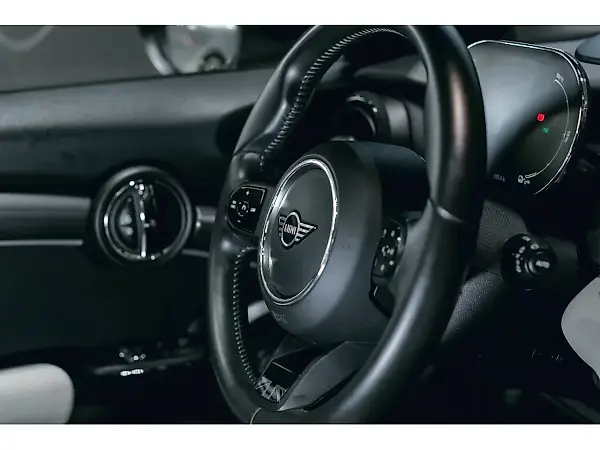 Mini Cooper SE - Imagem 11