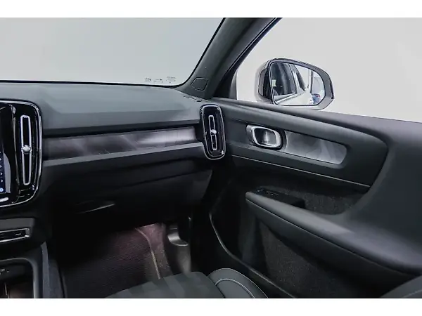 Volvo C40 Recharge - Imagem 13
