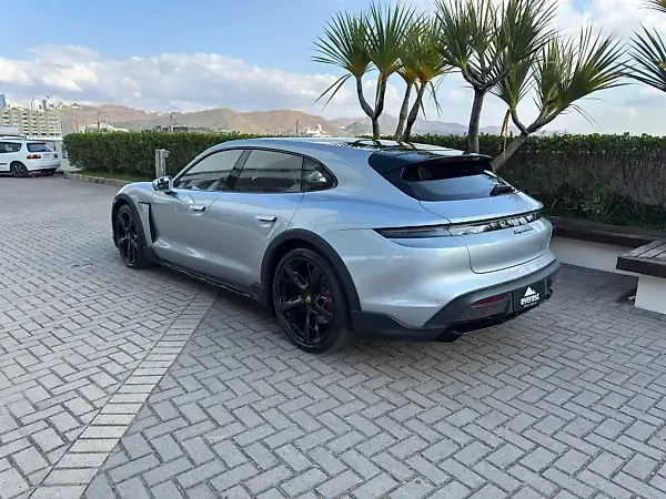 Porsche Taycan - Imagem 6