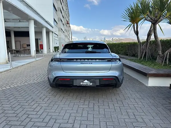 Porsche Taycan - Imagem 5